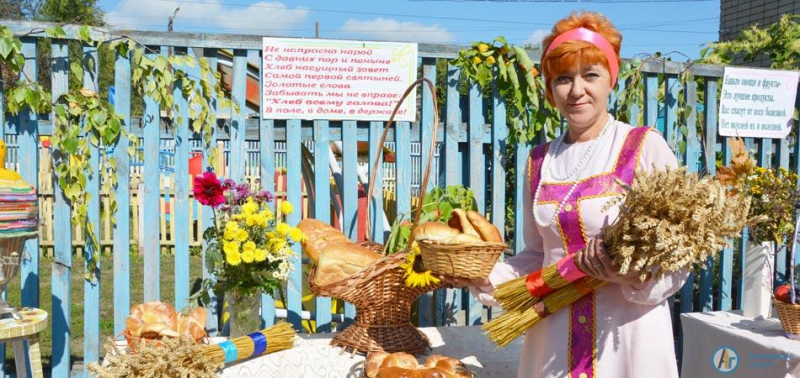 В Елизаветино потешками да песнями отметили День села