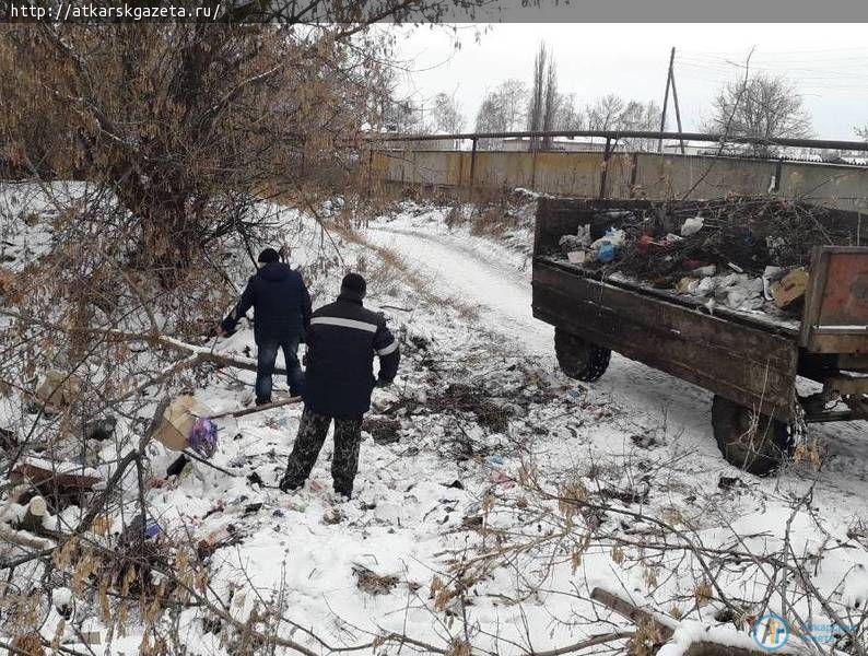 В Ершовке ликвидируют несанкционированную свалку рядом со школой