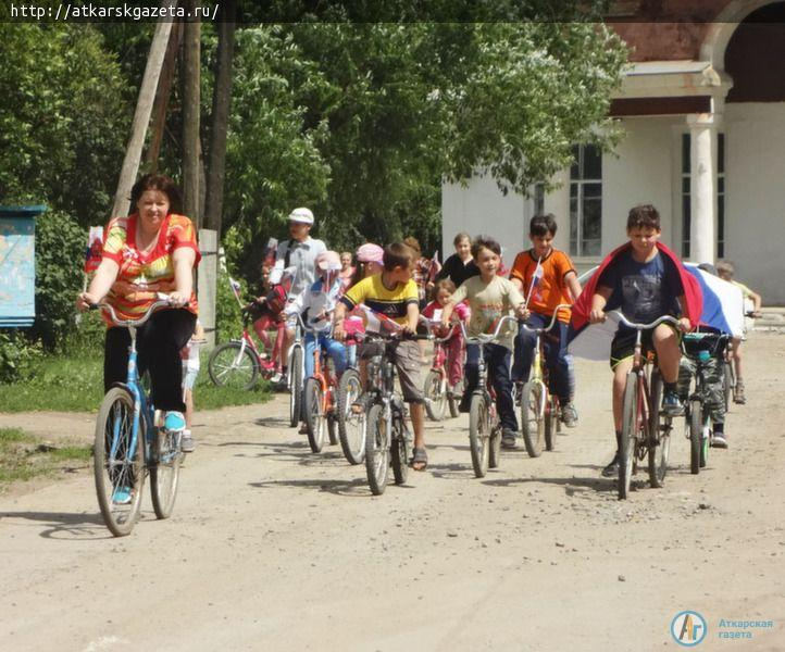 В Ершовке впервые прошел велопробег в честь России (ФОТО)