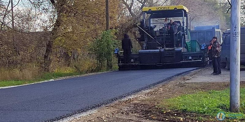 В Ершовском МО заасфальтировали три сельских улицы 