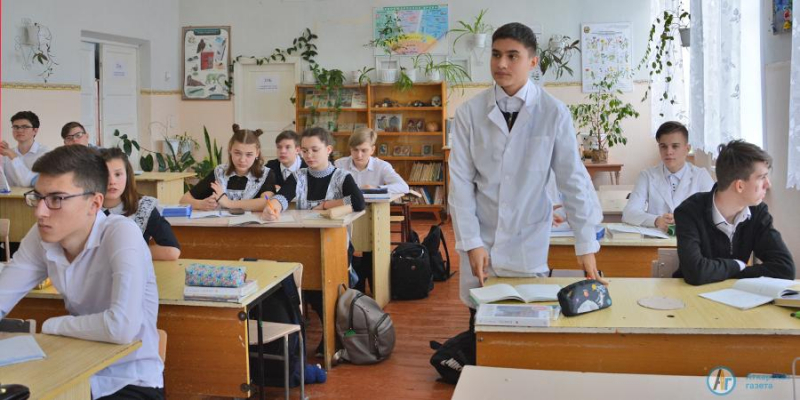 В Год науки в школе №10 открылась «Лаборатория юных химиков» 