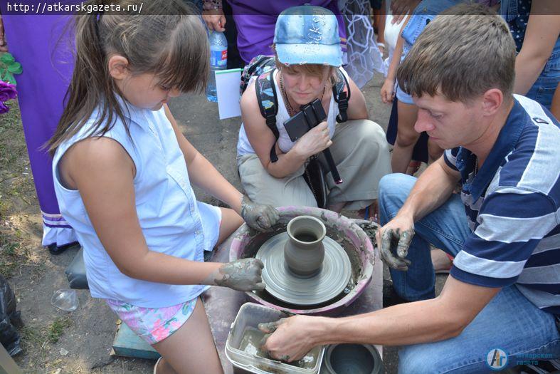 В «Городе мастеров» ковали монеты и крутили гончарный круг (ФОТО)