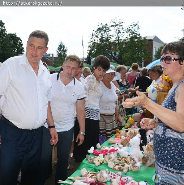 В «Городе мастеров» ковали монеты и крутили гончарный круг (ФОТО)
