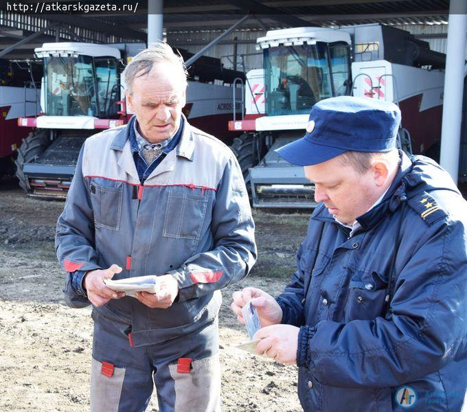 В хозяйстве Виктора ТОМАРЕВА за техникой следят настоящие профессионалы (ФОТО)