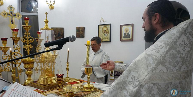 В храмах Рождество Христово встретили около 300 аткарчан