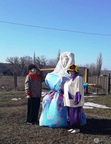 В Кочетовке дружно помогали Бабе Мороз отыскать своего Деда