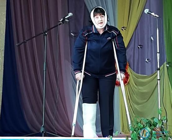 В Кочетовке женщинам подарили «Яблочки счастья»