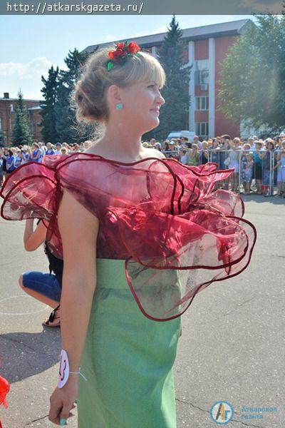 В конкурсе-дефиле костюмов "Аткарская роза 2018" приняла участие 101 модель (ФОТО)