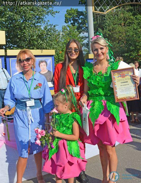 В конкурсе-дефиле костюмов "Аткарская роза 2018" приняла участие 101 модель (ФОТО)