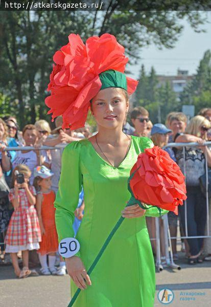В конкурсе-дефиле костюмов "Аткарская роза 2018" приняла участие 101 модель (ФОТО)