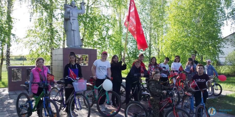 В Лопуховке прошел велопробег под знаменем Победы