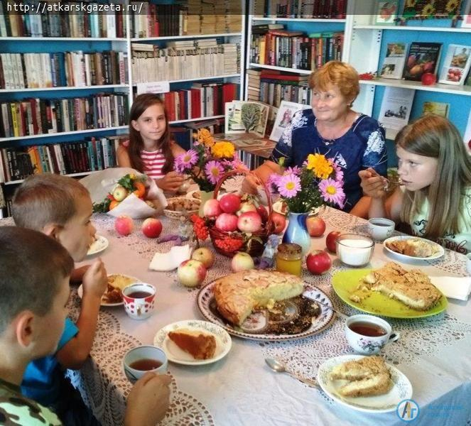 В Малой Осиновке прошел фольклорный праздник  «Яблочный спас не пройдёт без нас»