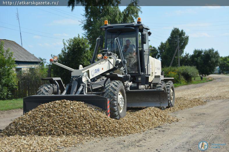 В Марфино ведутся работы по грейдированию улицы Школьной