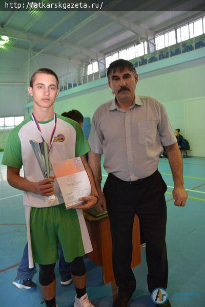 В муниципальном этапе ШБЛ «КЭС-БАСКЕТ» первое место заняли баскетболисты школы №9 (ФОТО)