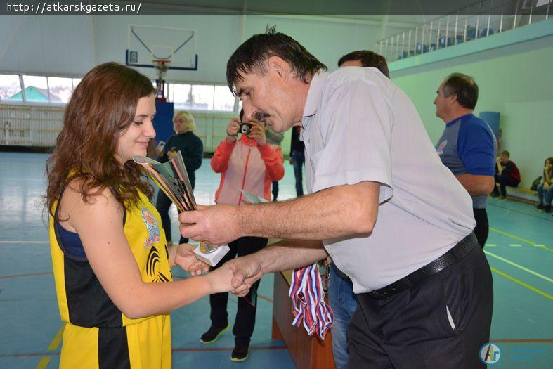 В муниципальном этапе ШБЛ «КЭС-БАСКЕТ» первое место заняли баскетболисты школы №9 (ФОТО)