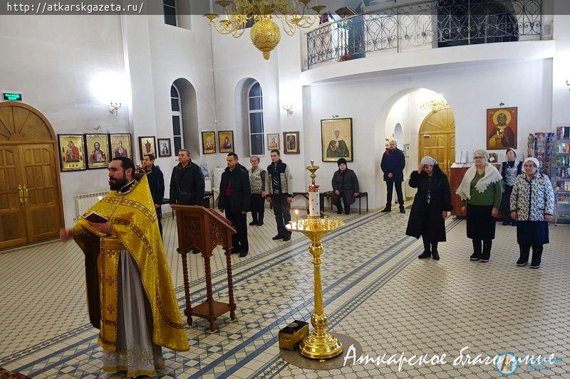 В новогоднюю ночь в храме Петра и Павла прошла Божественная литургия