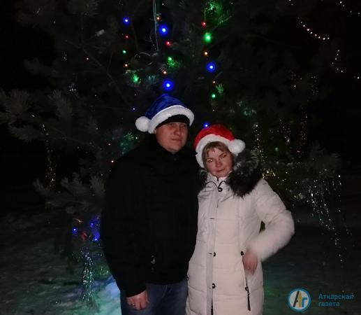 В новогоднюю ночь жители Даниловки пришли на площадь в центре села