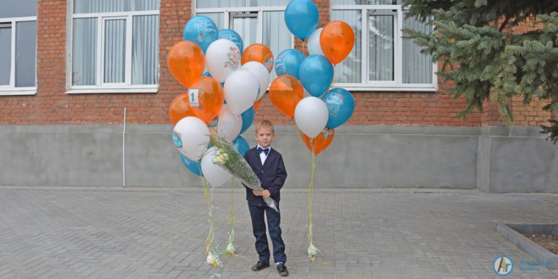 В обновленном дворе школы №1 прозвенел первый звонок