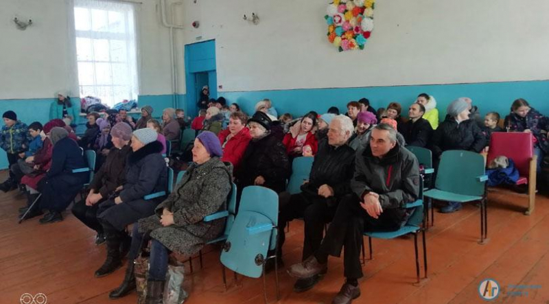 В Озерном на Масленицу песни пели под баян