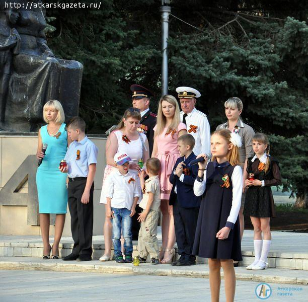 В память о павших воинах школьники и общественники зажгли свечи (ФОТО)