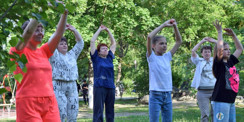 В парке около сотни аткарчан заразились спортом