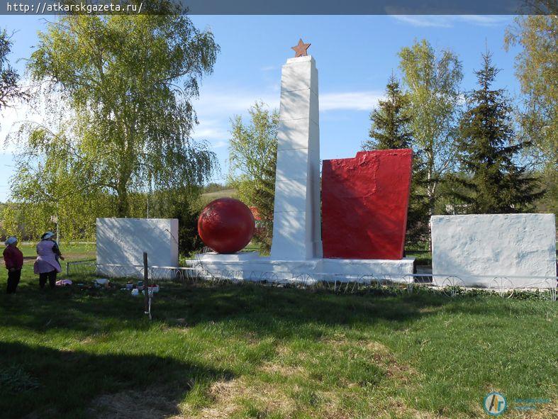В Песчанке отремонтировали памятник землякам - участникам войны(ФОТО)