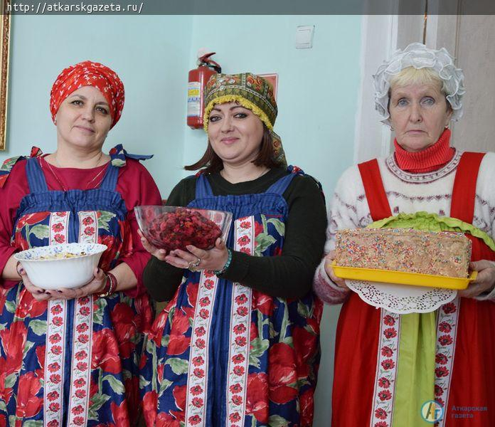 В Петропавловском храме прихожан угощали постным тортом
