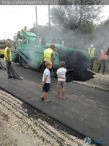 В поселке Тургенево заасфальтировали главную улицу села (ФОТО)