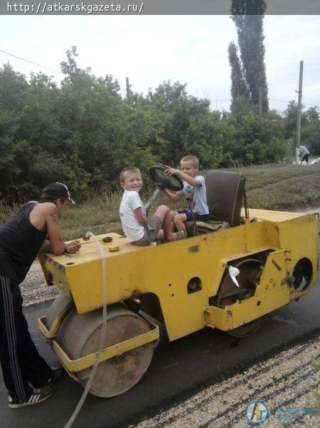 В поселке Тургенево заасфальтировали главную улицу села (ФОТО)