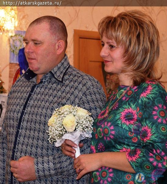 В последний день уходящего года в Аткарском ЗАГСе сыграли две свадьбы (ФОТО)