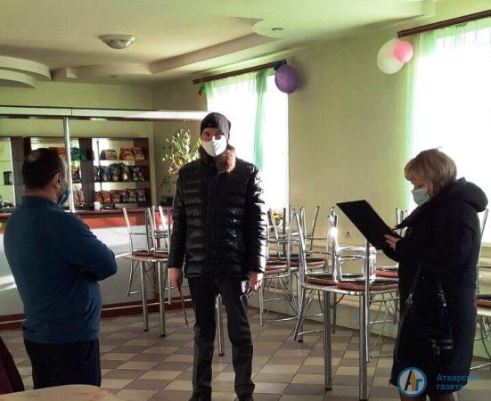 В предприятиях торговли обнаружили нелегальных работников