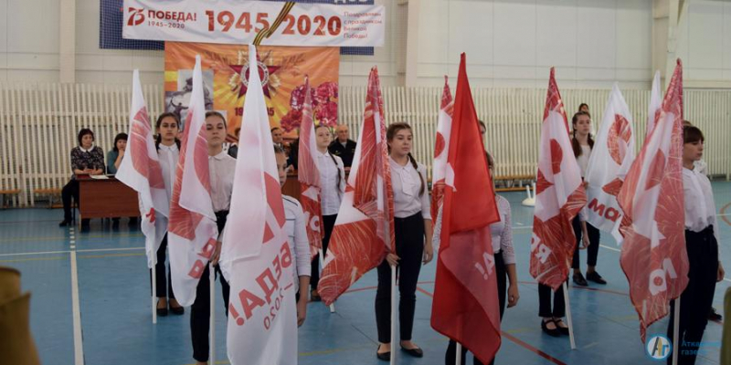 В районном конкурсе строя и песни победили юнармейцы школы №8