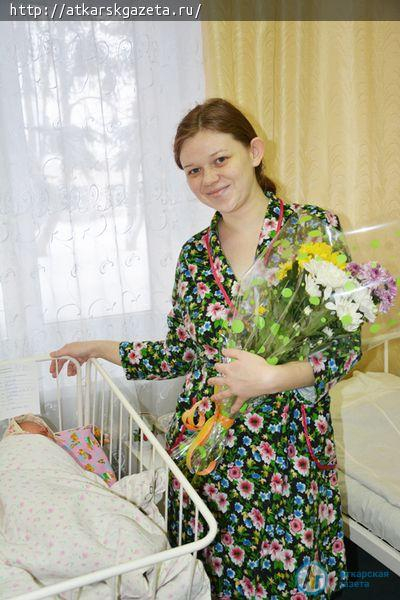 В роддоме Виктор ЕЛИН поздравил новых жителей Аткарского района