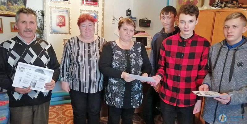 В школах района продолжается акция «Блокадный хлеб»