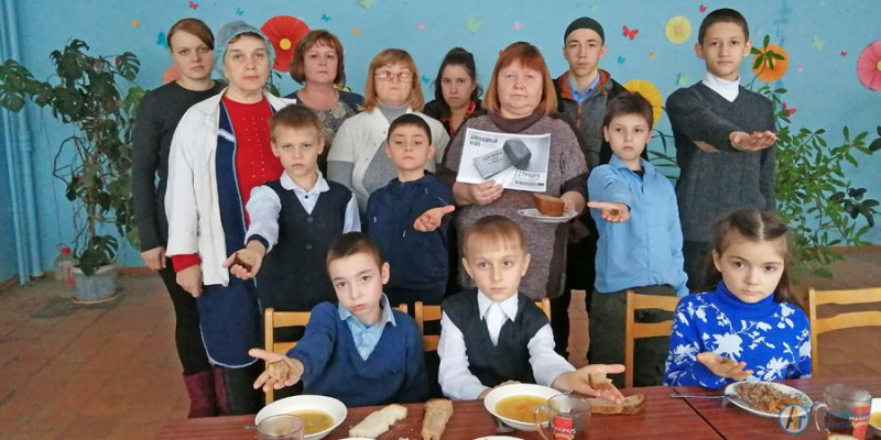 В школах района продолжается акция «Блокадный хлеб»