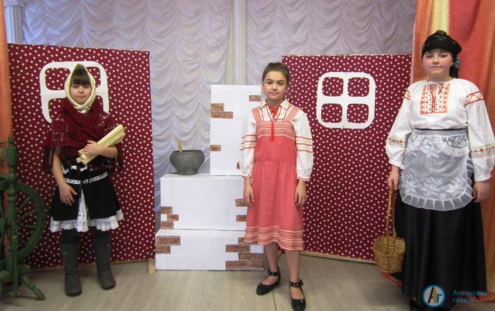 В школе №1 с успехом прошел спектакль "Двенадцать месяцев"
