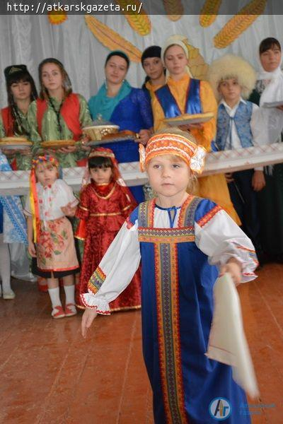 В школе №6 прошел фестиваль хлеба «Аткарская земля – хлебосольная земля»