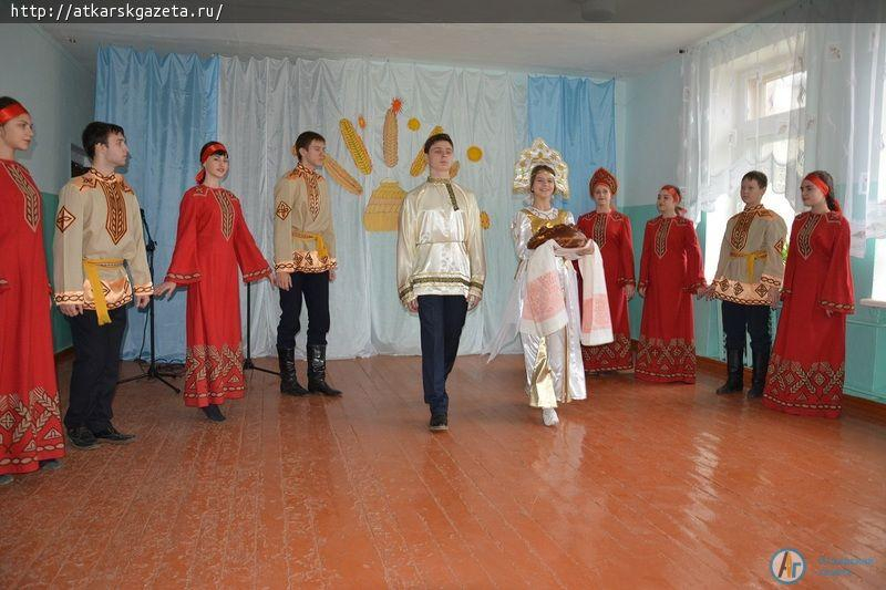 В школе №6 прошел фестиваль хлеба «Аткарская земля – хлебосольная земля»