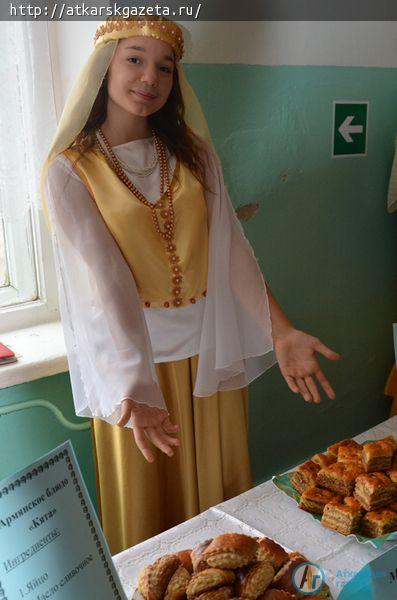 В школе №6 прошел фестиваль хлеба «Аткарская земля – хлебосольная земля»