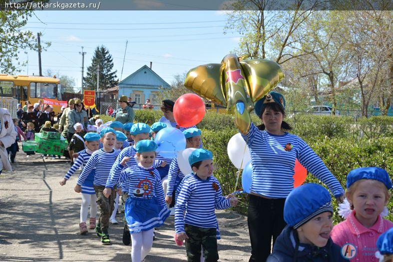 В школе №6 состоялся победный парад (ФОТОРЕПОРТАЖ)