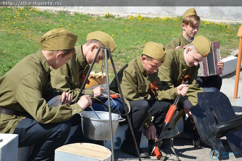 В школе №6 состоялся победный парад (ФОТОРЕПОРТАЖ)