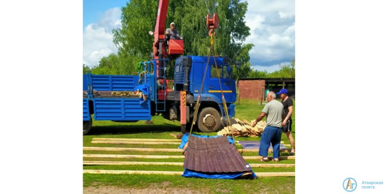 В школе села Озерное продолжается капитальный ремонт крыши