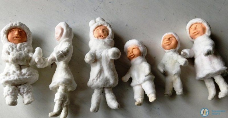 В студии народного творчества  аткарчан учат делать забавных куколок