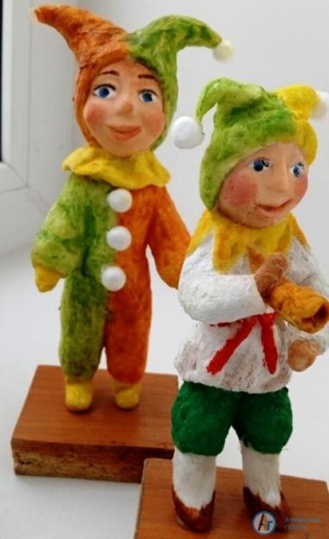 В студии народного творчества  аткарчан учат делать забавных куколок