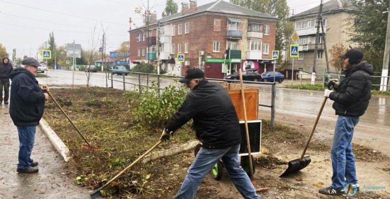 В субботу и пятницу в Аткарском районе проходит массовый субботник