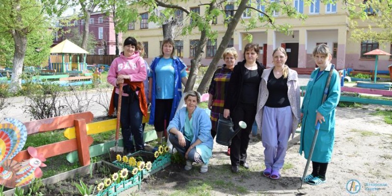 В «Улыбке» ремонтируют кровлю и озеленяют территорию