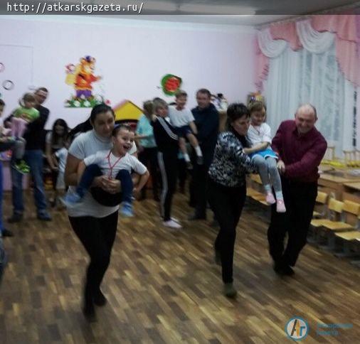 В веселой семейной эстафете победили "Богатыри"