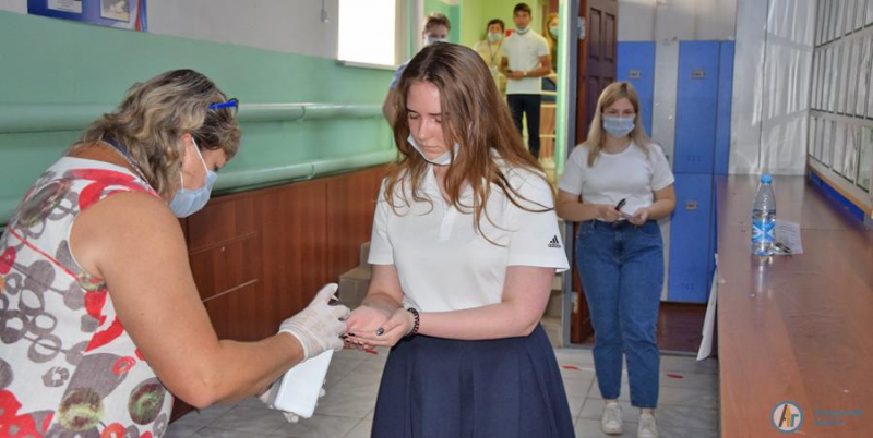 В ВУЗы планирует поступать 100 аткарских выпускников