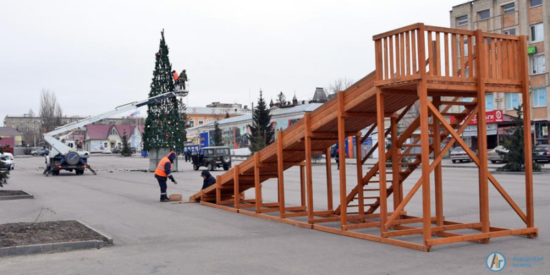 В выходные на площади Гагарина зажжется главная елка Аткарска