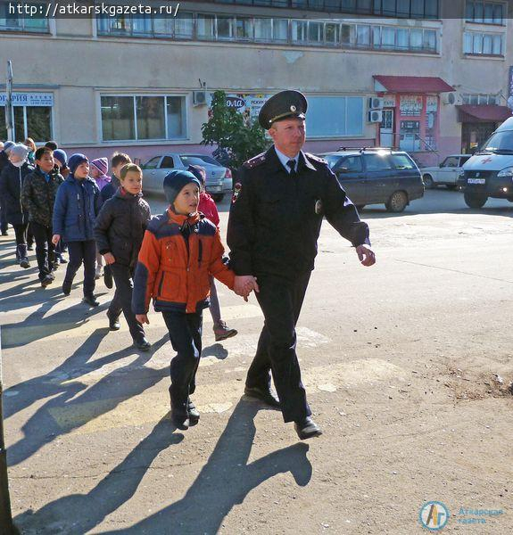 Вчера по Аткарску двигался «Шагающий автобус»